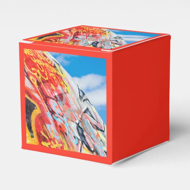 planet graffiti favor box (Front Side)