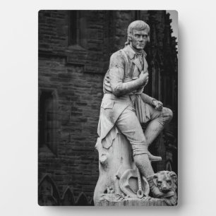 Plaque Burns Statue