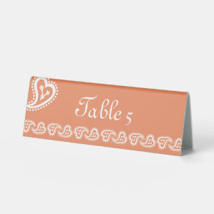 Plaque De Table Cœurs Paisley Sucrés sur un Présentoir de Table en