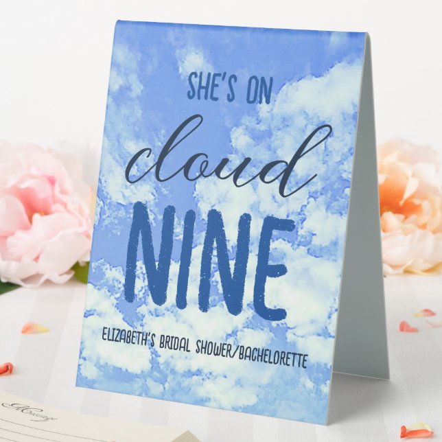Plaque De Table Elle est Sur Cloud Nine ! Fête des mariées/Bachelo (In SItu (Mariage))