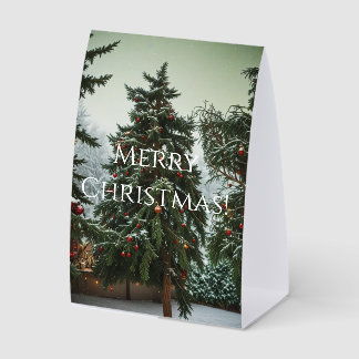 Plaque De Table Festive fir trees decorated with garlands 