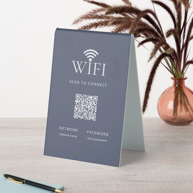 Plaque De Table Modern Guest WiFi Password QR Code Muted Blue (En SItu (Tableau))