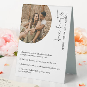 Plaque De Table STELLA Fun Facts About the Bride and Groom Card
