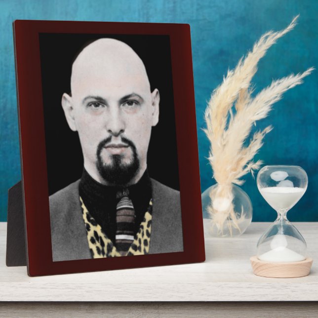 Plaque Photo Anton LaVey 8x10 Stand-up Portrait (Côté)