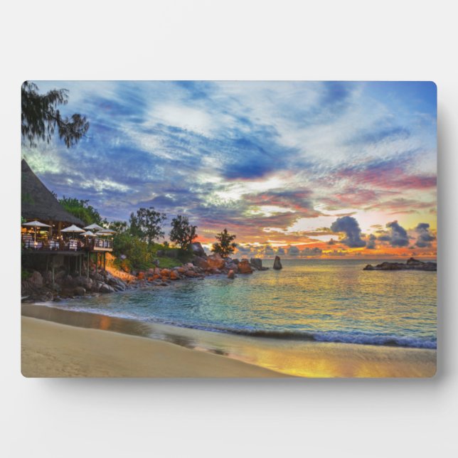 Plaque Photo Café Sur La Plage Tropicale Au Coucher Du Soleil (Devant)