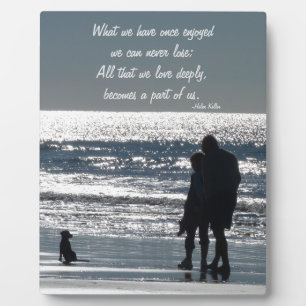 Plaque Photo Couple et leur chien par l'océan - Personnalisable