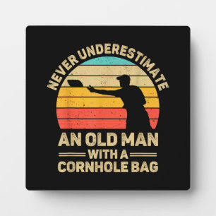 Plaque Photo Ne sous-estimez jamais un vieil homme avec un sac