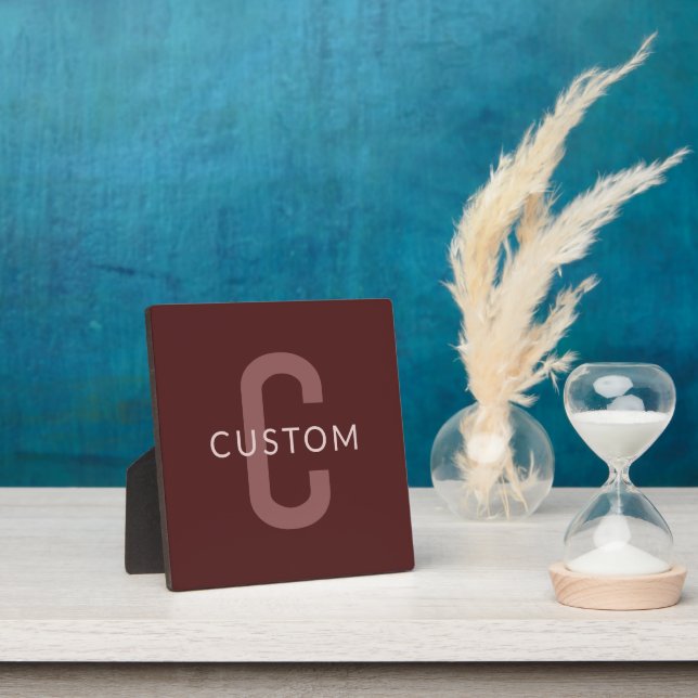 Plaque Photo Nom Monogramme d'apparence moderne | Rouge marron (Insitu)