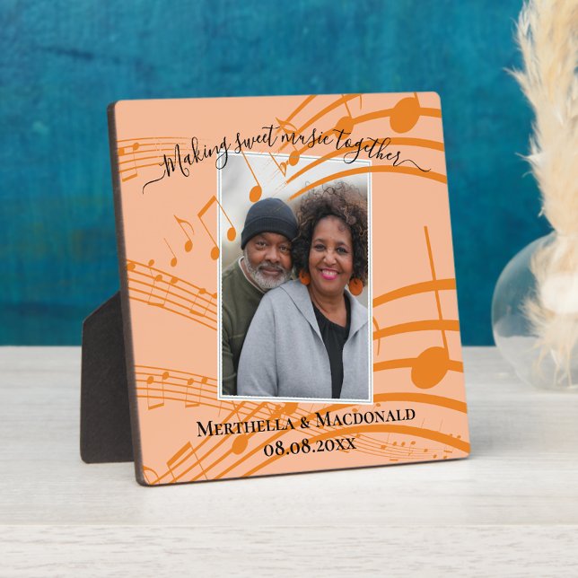 Plaque Photo Notes de musique élégantes pêche couple photo Sain (MAKING SWEET MUSIC TOGETHER Couple's Valentine photo plaque with customizable text and musical notes)