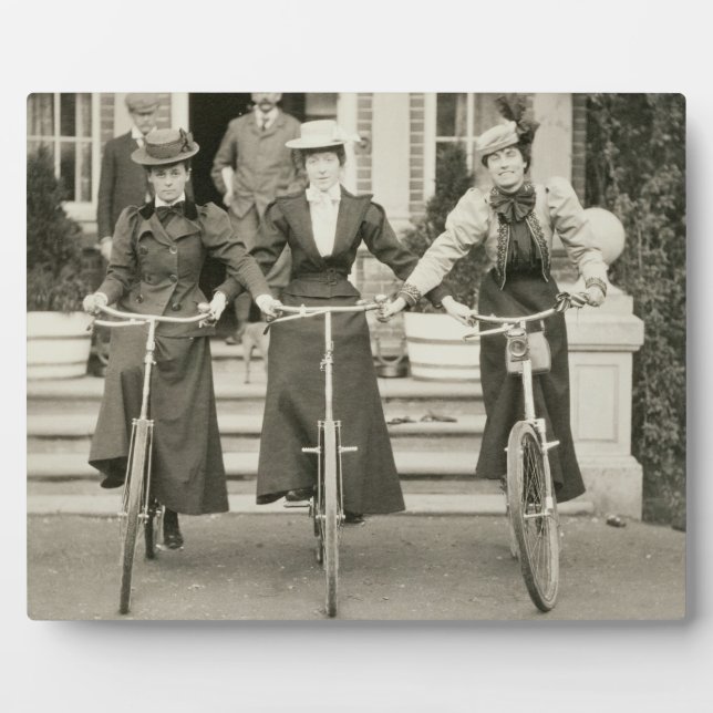 Plaque Photo Trois femmes à vélo, début des années 1900 (photo  (Devant)