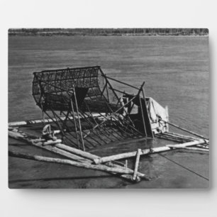 Plaque Photo Vintage USA Alaska Yukon fish trap 1970