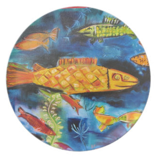 plat avec la peinture lunatique de poissons