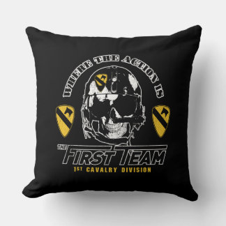 Playera 1st Cavalry Division Throw Pillow