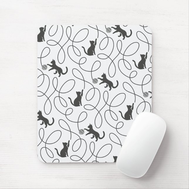 Playful Black Cat and Yarn Ball Pattern Mouse Pad (With Mouse)