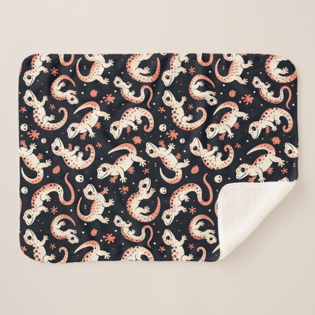 Playful Gecko Pattern Sherpa Blanket (Front (Horizontal))