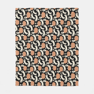 Playful Ghosts and Pumpkins on Black – Halloween R Fleece Blanket
