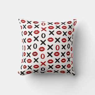 Playful XO & Red Lips – Modern Love Pattern Throw Pillow