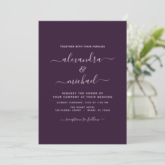 Plum Purple Mariage Typographie moderne Invitation (Debout devant)