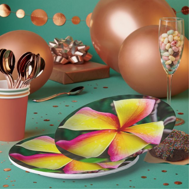 Plumeria rubra paper plate (Multi)