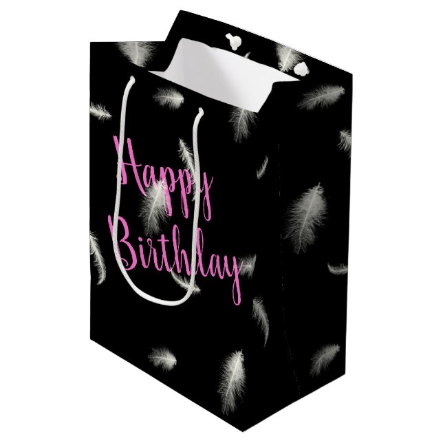 Plumes d'anniversaire sur sac cadeau moyen noir (Devant Angle)