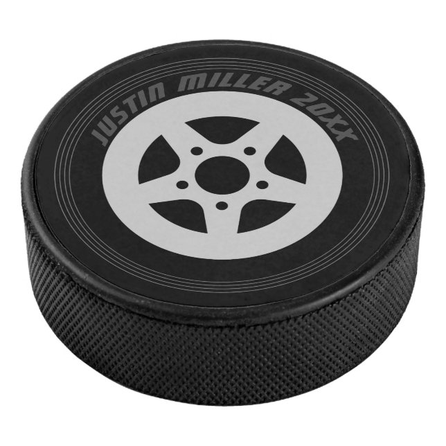 Pneu de voiture noire cool et jante de hockey sur  (3/4/2016 12:00:00 AM)