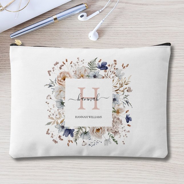 Pochette À Accessoires Elegant Monogram Pretty Beige Blue Flowers Floral (In situ)