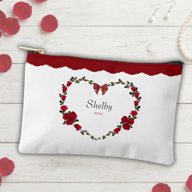 Pochette À Accessoires Elegant Red Rose Bride To Be Accessory Bag (A romantic red rose heart makeup bag for all your wedding day beauty essentials.)