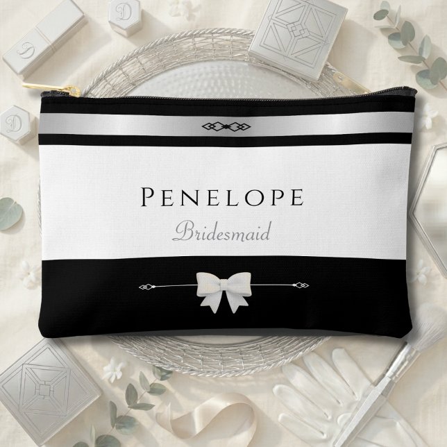 Pochette À Accessoires Modern Bridesmaid Gift | Luxury Typography Makeup (The perfect "thank you" for your girl squad. Chic, personalized pouches for your Bridesmaids.)