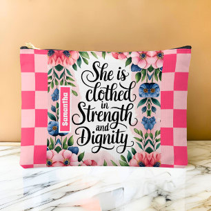 Pochette À Accessoires Personnalisée, elle est habillée en Force chrétien