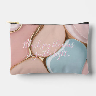 Pochette À Accessoires Print cut sew bag in stylish graphic