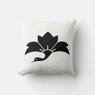 Pointed-leaf crane-shaped rhombic flower throw pillow
