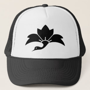 Pointed-leaf crane-shaped rhombic flower trucker hat