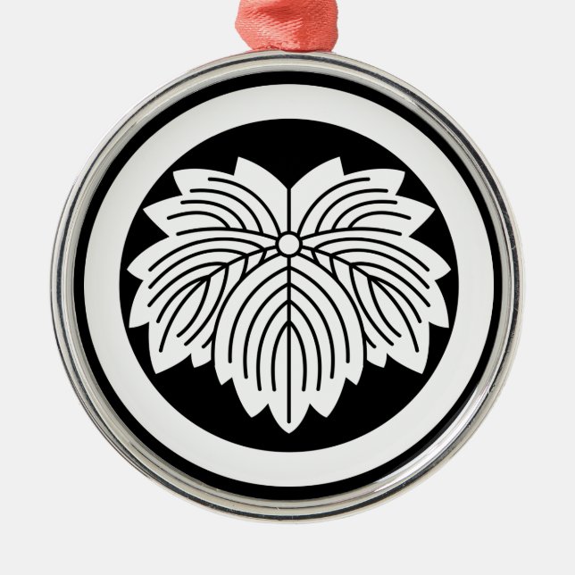 Pointed-leaf ivy in circle metal ornament (Front)