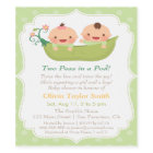 Pois mignons dans des invitations d'un baby shower