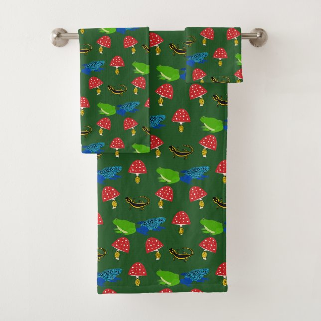 Poisonous Forest Halloween Patterned Bath Towel Set (Insitu)