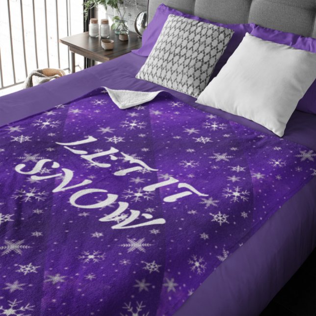 Polaire Couverture en toison blanche bleu violet dorsal (White Snowflakes Blue-Purple Backgd Fleece Blanket)
