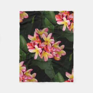 Polaire Le Plumeria rose et jaune fleurit la couverture