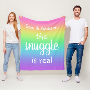 Polaire Le Snuggle est une vraie couverture Rainbow person