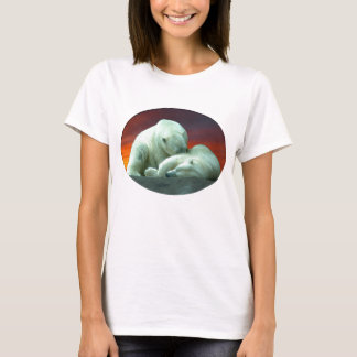 polar beauty (2) T-Shirt