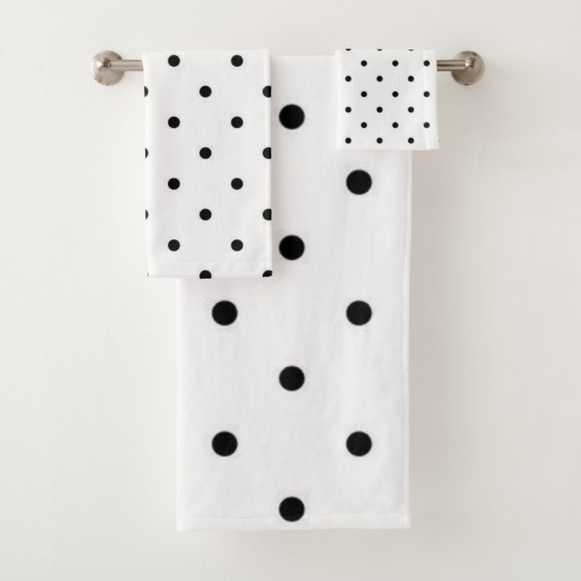 Polka dot pattern bath towel set (Insitu)