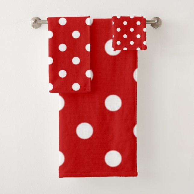 Polka dot pattern bath towel set (Insitu)