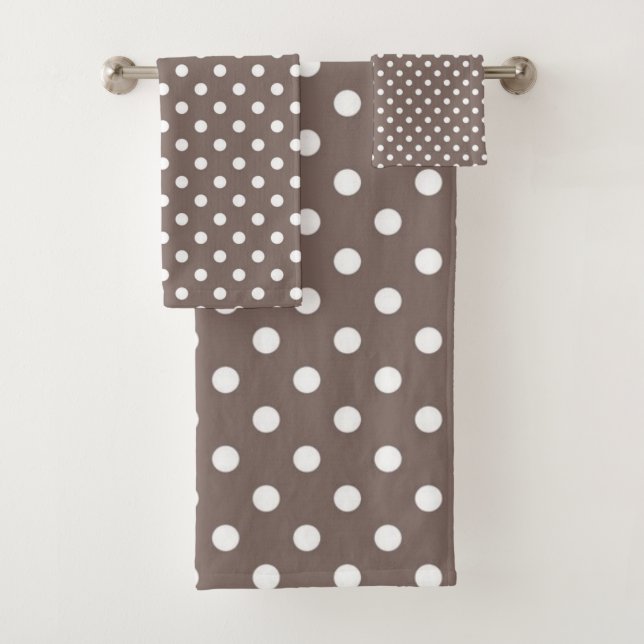 Polka dot pattern bath towel set (Insitu)