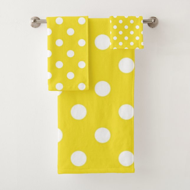 Polka dot pattern bath towel set (Insitu)