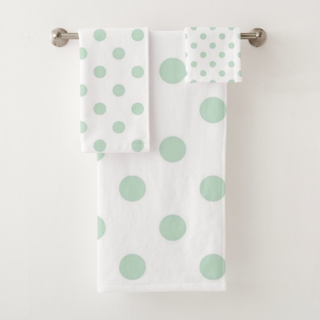 Polka dot pattern bath towel set (Insitu)