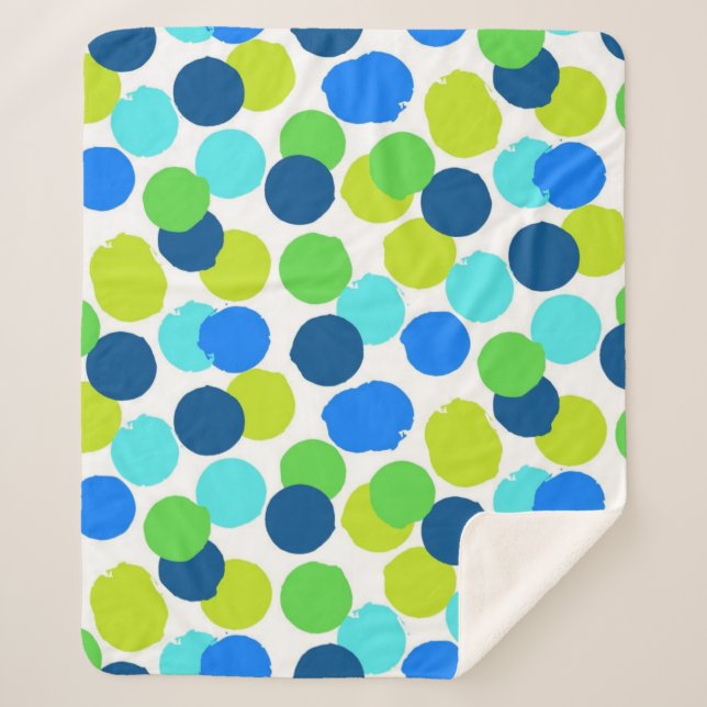 Polka dot pattern sherpa blanket (Front)