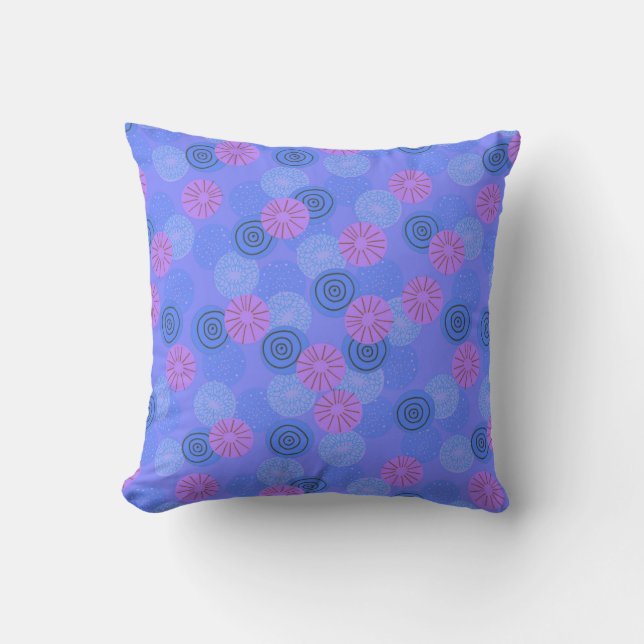 Pom-pom Throw Pillow (Front)