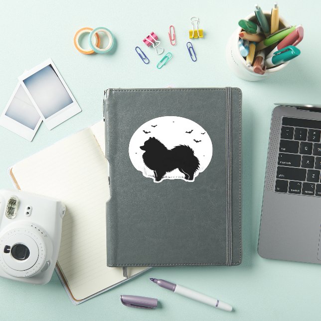 Pomeranian Dog � Halloween Moon Silhouette Classic (iPad Cover)