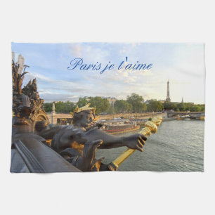 Pont Alexandre 3. Paris. France. Serviette de cuis