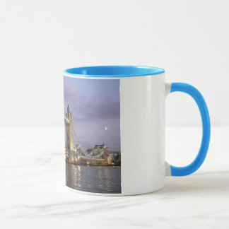 Pont de tour de tasse de café de Londres