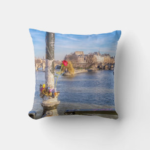 Pont des Arts on Valentine's day - Paris Throw Pillow
